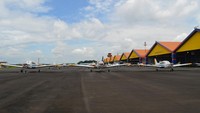 Pesawat yang direncanakan pindah ke Bandara Budiarto di antaranya: Elang Lintas (2 unit), Kharisma (3 unit) dan Airfast (3 unit). Untuk pesawat maskapai yang berpindah ke Bandara Husein Sastranegara adalah Biomantara (2 unit). Dok. Direktorat Jenderal Perhubungan Udara  