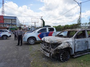 Peran 11 Tersangka Bentrokan Maut di Sorong: Membunuh, Merusak, Membakar