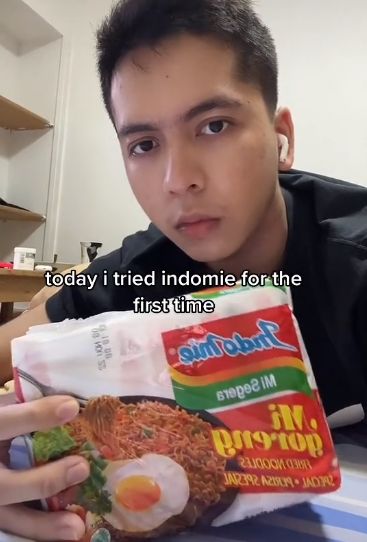 Buat Indomie goreng pakai kuah