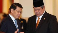 Lalu pada 27 April 2007, bertempat di Istana Tampaksiring, Bali, Indonesia, Menteri Luar Negeri Indonesia (Hassan Wirajuda) dan Menteri Luar Negeri Singapura (George Yeo) menandatangani Perjanjian Ekstradisi Indonesia-Singapura yang disaksikan oleh Presiden Indonesia Susilo Bambang Yudhoyono dan Perdana Menteri Singapura Lee Hsien Loong. ANTARA FOTO