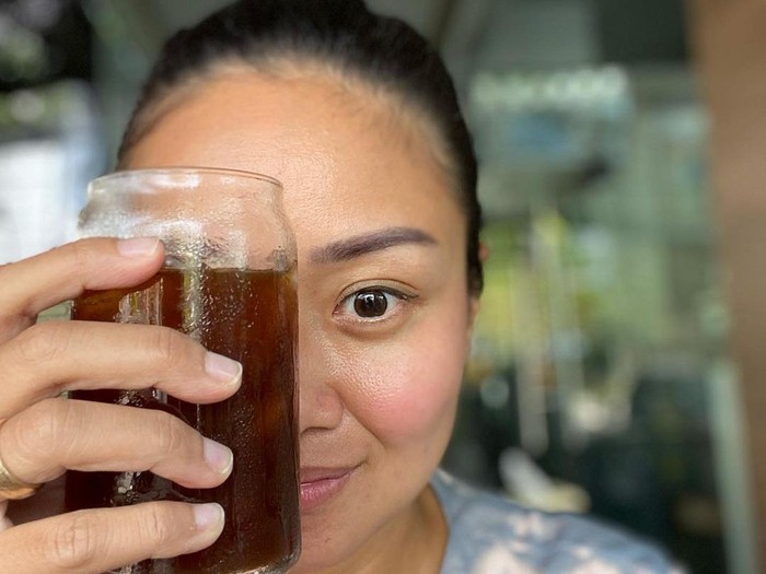 Cici Panda Dulu Doyan Banget Kopi Manis Cici Panda Dulu Doyan Banget Kopi Manis