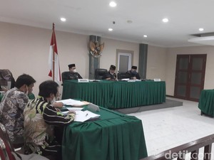 Tolak Buka Data Kebijakan, Rektor UIN Suska Digugat Dosen ke KIP Riau