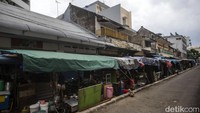 Di tempat ini terdapat 38 lapak pedagang kaki lima.