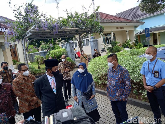 Gubernur DIY Sri Sultan Hamengku Buwono X