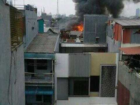 Gudang di Tambora Jakbar Terbakar.
