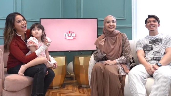 Pertemuan Irwansyah, Zaskia Sungkar dan Acha Septriasa.