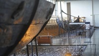 Selama ribuan tahun, perahu layar kayu ini paling terkenal digunakan selama era Viking.  