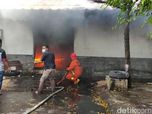 Belum Padam! Pabrik Wig di Kulon Progo Terbakar Siang Ini