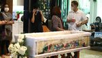 Kepergian Mendadak Maura Magnalia Si Nyentrik Anak Nurul Arifin