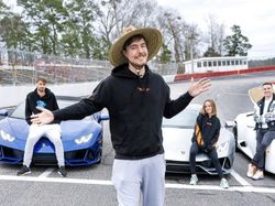 Sosok YouTuber Terkaya Sejagat dan Pacar Cantiknya