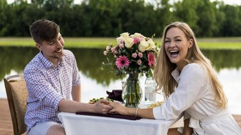 Mr Beast nama aslinya adalah Jimmy Donaldson yang baru berusia 23 tahun. Dia sering membagikan foto bersama kekasihnya di Instagram. Kekasihnya ini adalah Maddy Spidell, seorang influencer dengan ratusan ribu follower di Instagram. Foto: Instagram