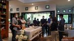 Putrinya Meninggal Dunia, Begini Suasana Duka di Rumah Nurul Arifin