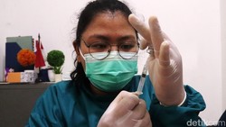 64.975 ribu warga Kota Bandung sudah menjalani vaksinasi booster. Untuk mempercepat herd immunity, Nasdem membantu pelaksana vakisnasi tersebut.