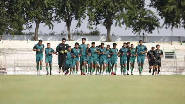 Persebaya Surabaya akan menghadapi PSS Sleman dalam laga lanjutan Liga 1 2021 pekan ke-21, Sabtu (29/1). Laga akan digelar di Bali.