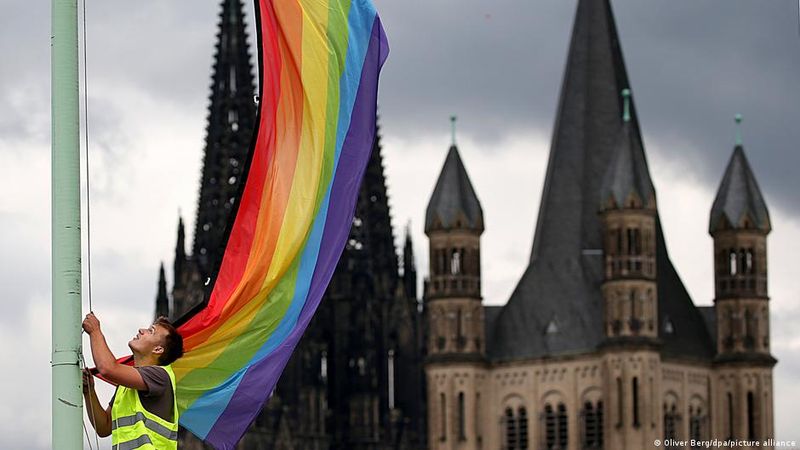 Ratusan Pengurus Gereja Katolik Jerman Mengaku LGBT, Tuntut Pengakuan Hak