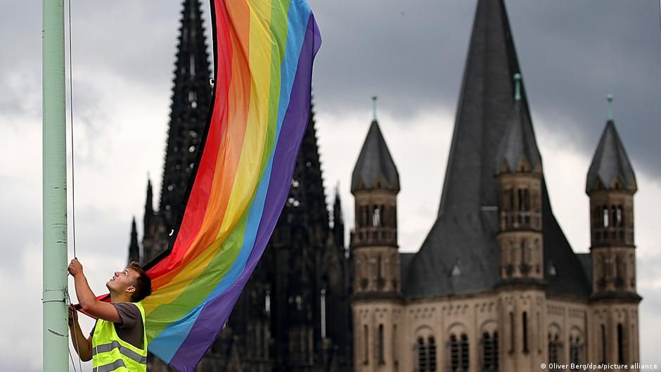 Ratusan Pengurus Gereja Katolik Jerman Mengaku LGBT, Tuntut Pengakuan Hak