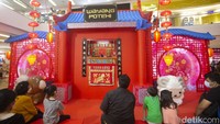 Pertunjukan Wayang Potehi ini berlangsung mulai 19 Januari hingga 6 Februari pukul 15.00, 17.00 dan 19.00 WIB.