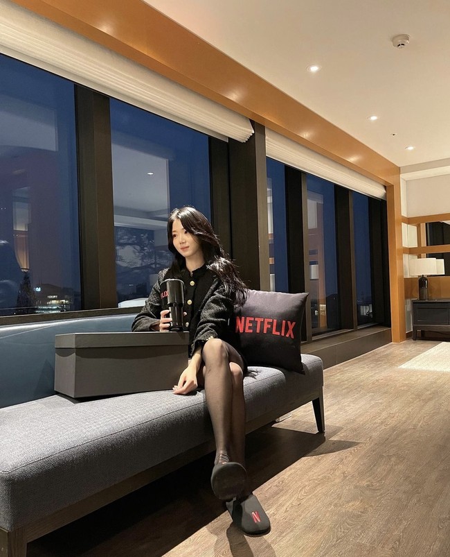 Shin Ji Yeon menjadi kontestan wanita tertinggi di Single’s Inferno. Postur tubuhnya yang proporsional pun menjadi perbincangan. Dia memiliki tinggi badan 169 cm. Foto: dok. Instagram @jiiiyeonie__