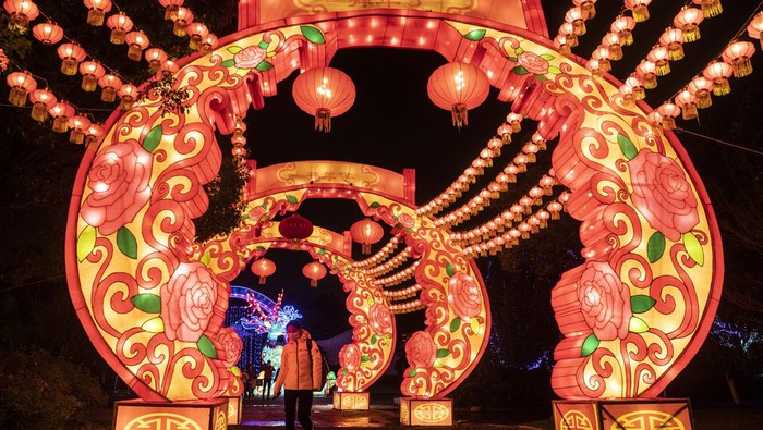WUHAN, CHINA - FEBRUARY 5: (CHINA OUT) The Chinese New Year Folk Art Lantern Show opens at Expo Garden on February 5, 2021 in Wuhan, Hubei Province, China. China is marking the Spring Festival which begins with the Lunar New Year on February 12, ushering in the Year of the Ox. With no recorded cases of COVID-19 community transmissions since May 2020, life for residents in Wuhan is gradually returning to normal. (Photo by Getty Images)