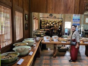 Getok Harga di Warung Seafood hingga Kopi Klotok Buka di Cisarua