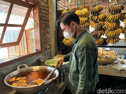 Warung Kopi Klotok Pakem Diboyong Titiek Soeharto ke Cisarua