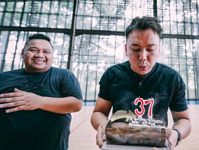 Wijaya Saputra rayakan ultah tanpa Gisel.
