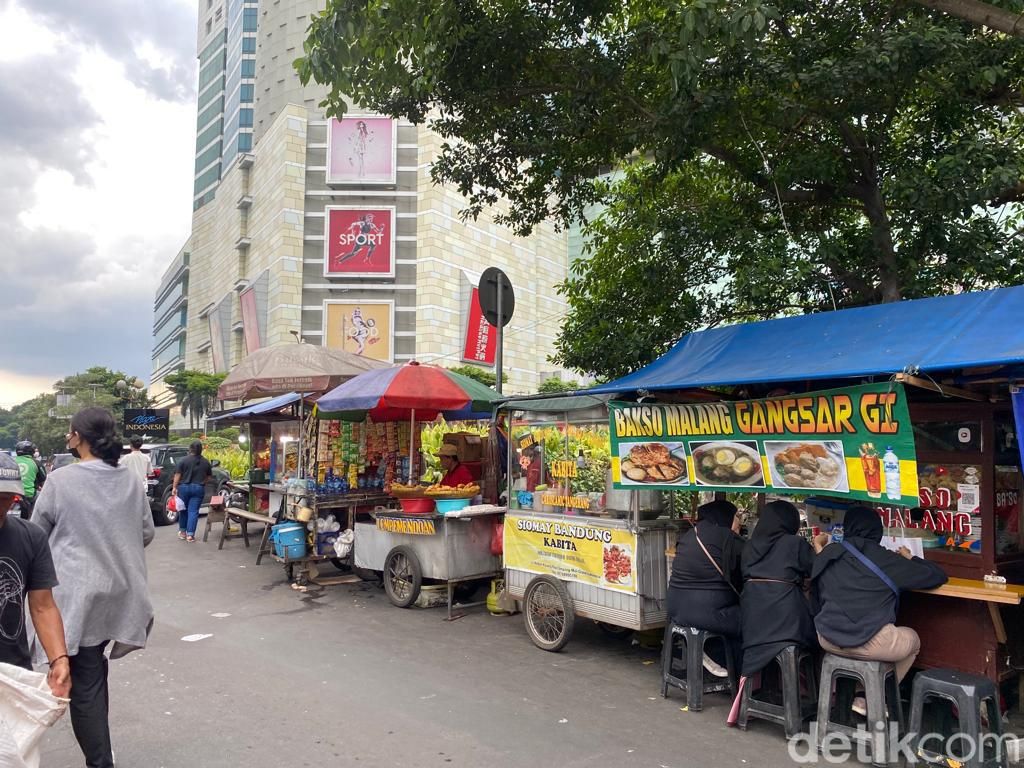 5 Jajanan di Belakang Grand Indonesia Ini Harganya di Bawah Rp 10 Ribu
