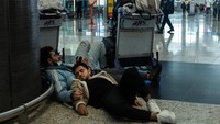 Salah satu bandara tersibuk di Eropa ini pun menjadi penghubung penting bagi penerbangan yang melintasi Afrika, Timur Tengah, Asia, hingga Eropa. Tak heran, ditutupnya Bandara Istanbul akibat badai es ini berdampak cukup besar bagi aktivitas penerbangan dan ribuan penumpang.  