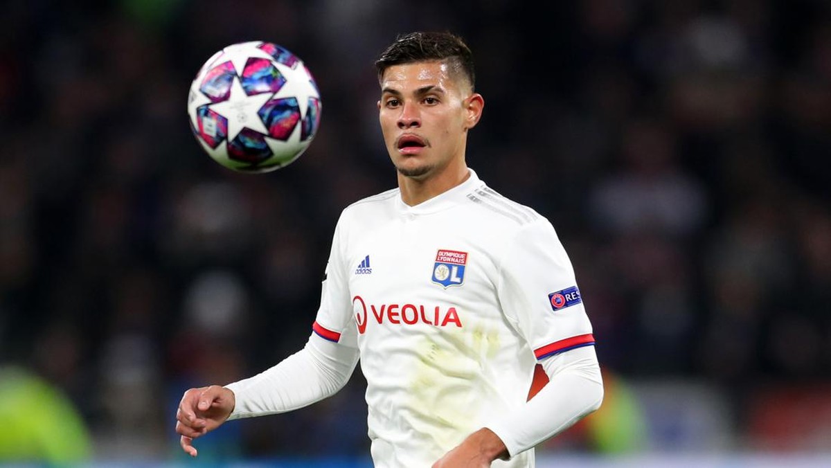 Bruno Guimaraes kabarnya sudah dilepas ke Newcastle United. (Foto: Getty Images/Catherine Ivill)