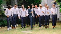 Ello bersama groomsmen di hari pernikahannya. Foto: dok. The Brightstory