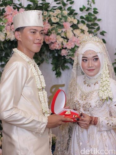 Foto Dian Haryani dan Abi Rahmat Rizki.