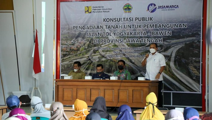 Konsultasi publik proyek tol Jogja-Bawen di Secang, Magelang, Rabu (25/1/2022).