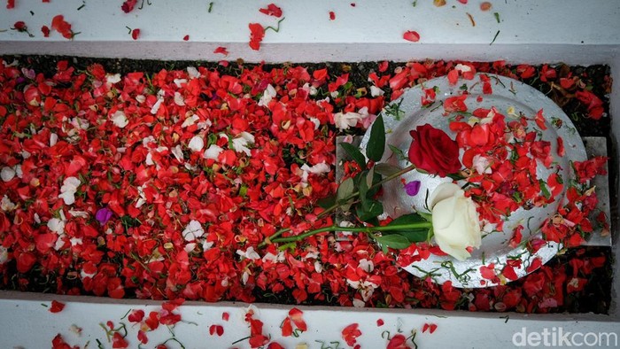 Mengenang Gugurnya Daan Mogot-Paman Prabowo di Tragedi Lengkong Tragedi Lengkong terjadi tepat pada tanggal 25 Januari 76 tahun lalu. Pertempuran ini membuat Mayor Daan Mogot hingga Letnan Soebianto Djojohadikoesoemo gugur.