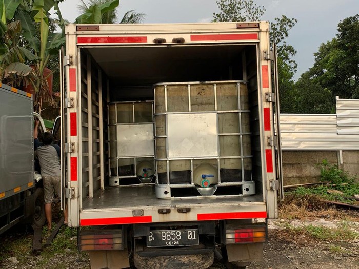 Mobil yang digunakan penimbun solar bersubsidi di Bogor