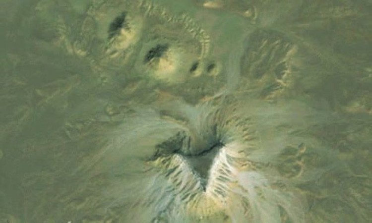 Pemandangan aneh Google Earth