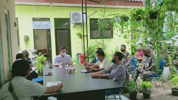 Pengerjaan proyek Tol Cinere-Jagorawi (Cijago II) mendapat protes dari warga lantaran memutus akses Jalan Swadaya Ujung ke Tugu Tanah Baru. Warga dan pihak tol sepakat Jalan Swadaya akan diperlebar (dok Istimewa)