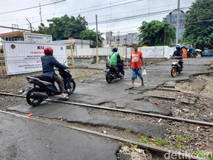 Kalau Dibangun JPO di Kemayoran Ini, Apa Warga Mau Naik Tangga Seberangi Rel?