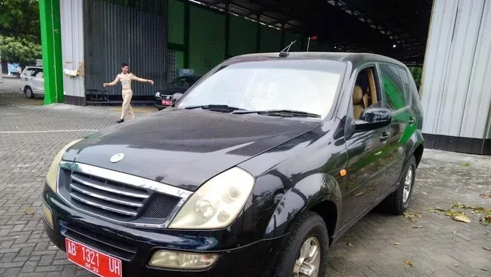 Salah satu kendaraan dinas yang dilelang Pemkot Jogja. Mobil dinas Wali Kota Herry Zudianto ini akhirnya laku terjual Rp 52 juta setelah dua kali gagal lelang.