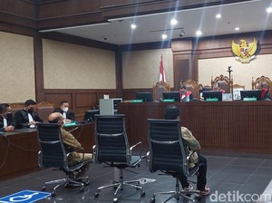 Eks Pejabat Ditjen Pajak Wawan Ridwan Didakwa Lakukan TPPU Bareng Anak