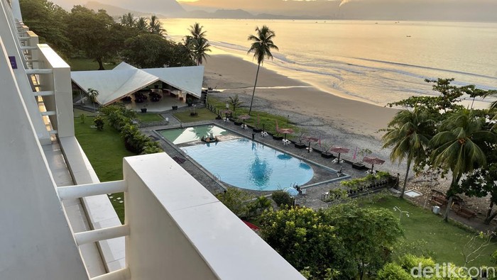 Sunrise di Grand Inna Samudra Beach Palabuhanratu