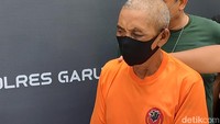 OS mencabuli seorang bocah perempuan berusia 9 tahun yang dikethui merupakan anak dari sesama karyawan pabrik teh di tempat kerjanya.
