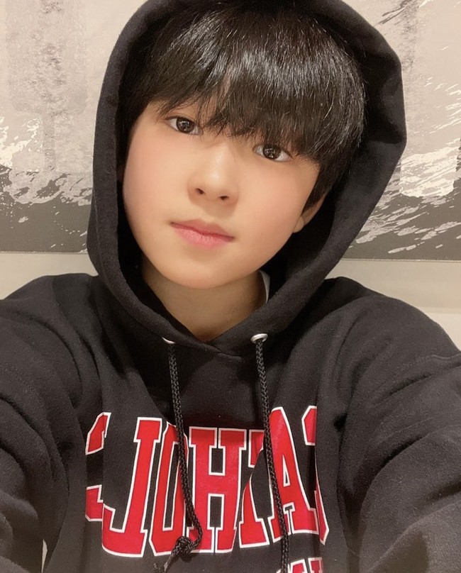 Kabar yang dibagikan P NATION mendapat beragam komentar. Tak sedikit yang menyayangkan batalnya debut Koki. Namun, beberapa menganggap itu adalah keputusan yang tepat, mengingat Koki harus melanjutkan pendidikan di bangku SMP. Foto: dok. Instagram tanakakoki_loud