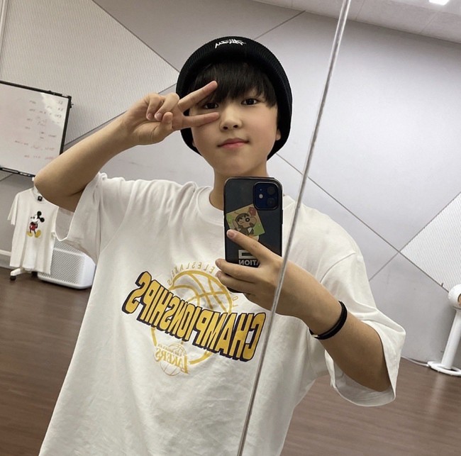 Terlepas dari usianya, Tanaka Koki memiliki bakat menari yang luar biasa. Dia mulai belajar menari saat berumur 4 tahun, dilanjut dengan krump dance di umur 6 tahun. Koki juga belajar bahasa Korea secara otodidak dengan menonton YouTube. Foto: dok. Instagram tanakakoki_loud