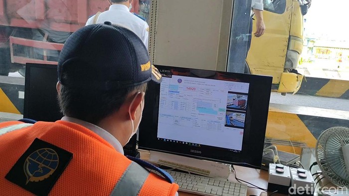 Kemenhub memasang piranti Weigh in Motion di Kulon Progo. Teknologi ini untuk mendeteksi truk yang kelebihan muatan dan beban atau over dimension overload (ODOL).