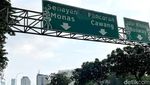 Terlalu! Rambu Jalan di Senayan Jadi Korban Vandalisme