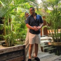 Pasangan ini juga terlihat semakin romantis menjelang hari pernikahannya. Dengan raut wajah bahagia, Venna tampak memeluk Ferry dari belakang. Unggahan-unggahannya itu pun berhasil membuat netizen jadi baper. Uhh gumuss bikin baper Netizen, komentar salah seorang netizen. Foto: Instagram/@vennamelindareal