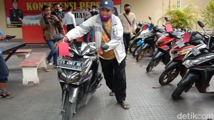 Warga terima motornya yang dicuri di Tuban.