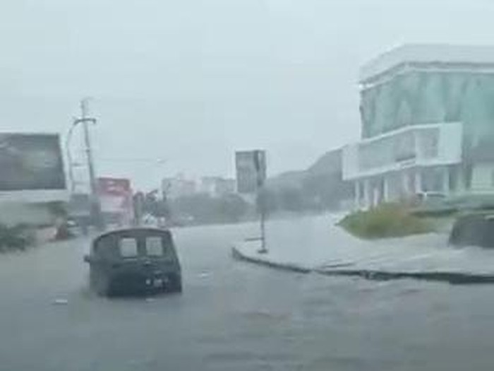 Banjir di Simpang Siaga Patung Arjuna Wijaya, Boyolali, Kamis (27/1/2022).