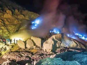 Pemkab Banyuwangi Bentuk Tim Peneliti Blue Flame Kawah Ijen