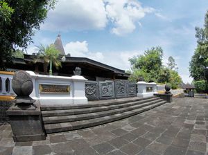 Tentang Kompleks Makam Soeharto, Astana Giribangun yang Penuh Makna